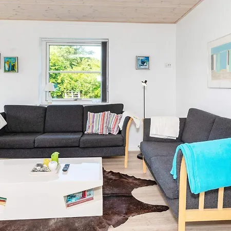 6 Person In Hjorring-by Traum * הייורינג